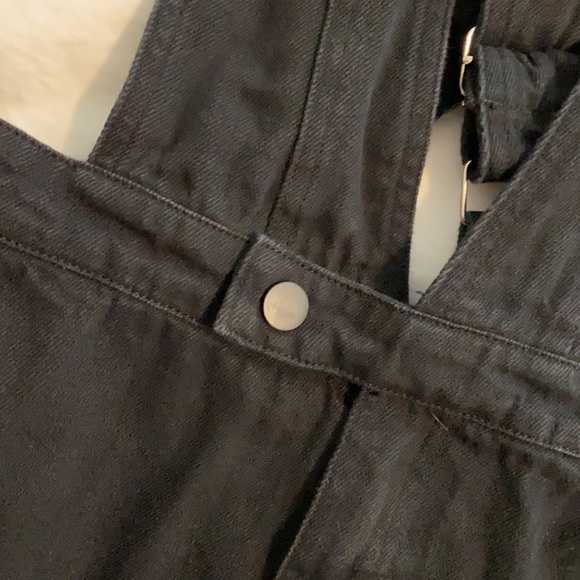 NWOT Le Lis Denim Cross-back Romper, size Medium - Picture 6 of 7